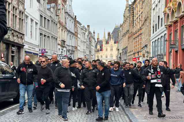Honderden Turkse Besiktas-fans feesten in Brugse binnenstad nog voor de voetbalmatch begint: “Al 27 Turkse supporters opgepakt”
