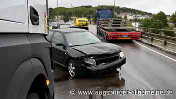 Unfall beim Spurwechsel sorgt für stundenlangen Stau auf B10