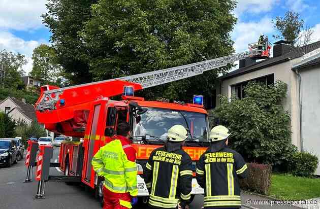 FW-MH: Drehleiterrettung vom Hausdach / Dachluke war zugefallen