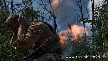 „Chaotischer Beschuss“: Ukraine nimmt Bachmut unter Feuer – Selenskyj verspricht neuen Frontverlauf