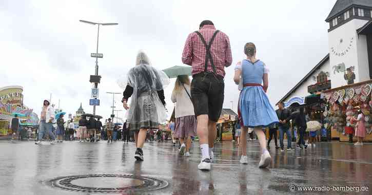 Knie verletzt: Wiesn-Besucherin will Golf-Buggy als Taxi