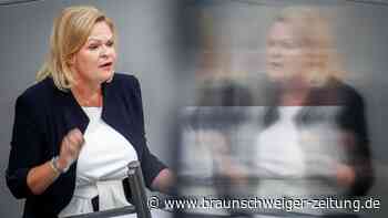 Faeser nennt stationäre Grenzkontrollen eine „Möglichkeit“