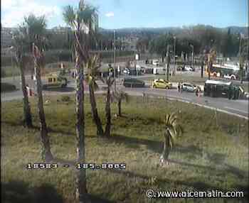 Un camion se renverse dans une entrée de l'A8 à Nice, la circulation compliquée