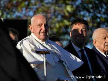 "Chi le impedisce, odia". Papa Francesco difende le Ong