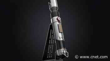 Sabine Wren's Star Wars Lightsaber Comes to Life with LEDs, Sound Effects     - CNET