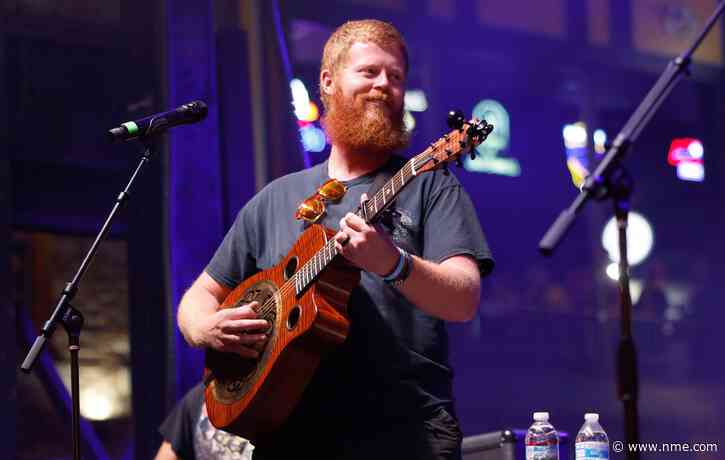 ‘Rich Men North Of Richmond’ singer signs with agent