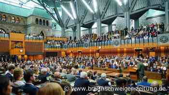 Selenskyj dankt vor Kanadas Parlament für Unterstützung