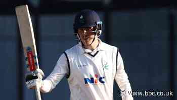 County Championship: Foxes' promotion push fades after rain-ruined draw with Yorkshire