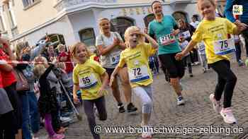 Kita-Kinder dürfen beim Braunschweiger Nachtlauf im Hellen ran