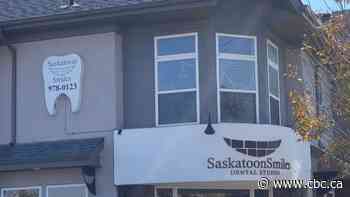 Saskatoon dentist breached patients' privacy in quest to remove negative reviews: commissioner