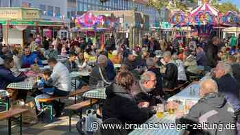 Mit riesigem Bierfass: Oktoberfest in der Wolfsburger Innenstadt