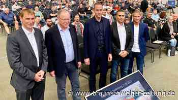 Stephan Weil besucht Betriebsversammlung von MAN Salzgitter