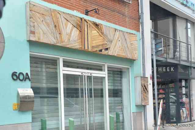 N-VA opent eerste Vlaams Huis in Halle maar wordt nog dezelfde nacht geviseerd door vandalen: “Het Vlaams Huis blijft waar het is”