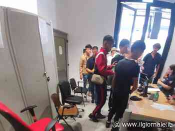 "Noi baby-sitter ai minori non accompagnati". Ecco cosa succede nei commissariati