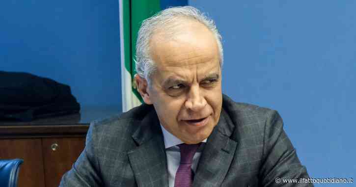 Pozzallo, apre il primo centro per l’esame rapido delle domande d’asilo. Piantedosi: “Obiettivo terminare le procedure in un mese”