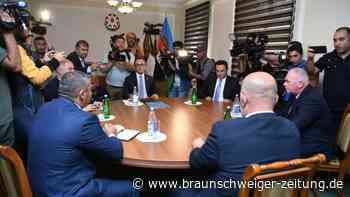 Bericht: Kampfverbände von Berg-Karabach werden aufgelöst