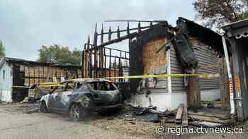 Overnight fire in Moose Jaw engulfs 2 homes and 2 vehicles