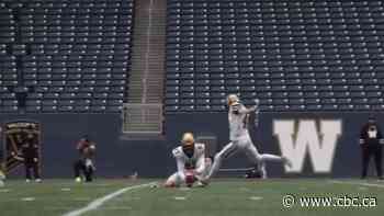 Maya Turner kicks OT winner after becoming 1st woman to play regular-season U Sports football game