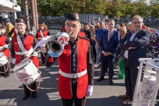100 jaar geleden werd Linkeroever ‘ingelijfd’ door de stad Antwerpen. Op de boot met Bart De Wever. “Hier zou ik op rijpere leeftijd mijn tenten kunnen opslaan”