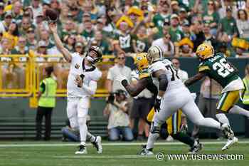 Saints' Carr Leaves Game With Shoulder Injury After Getting Sacked in 3rd Quarter Against Packers