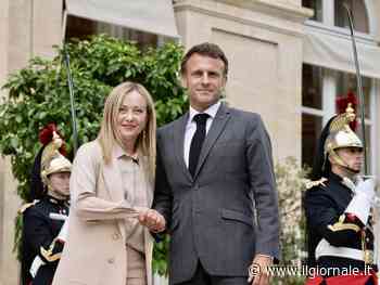 "Migranti, non possiamo lasciare soli gli italiani". Meloni: "Accolgo la proposta di Macron"