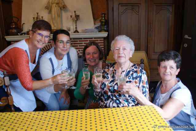 Matilda viert 100ste verjaardag en gaat regelmatig wandelen in de natuur