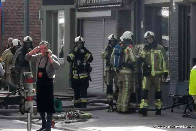 Ketel in frituur vliegt in brand