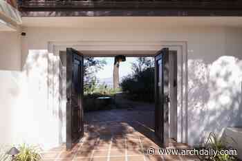 Opening Up / Taking in the View: Heavy-Weight Doors for an Impressive Entrance