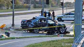 1 dead, 3 others injured in Winnipeg crash, major intersection closed