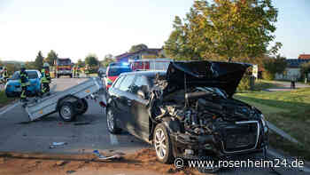 Unfall mit mehreren Fahrzeugen bei Kirchanschöring - offenbar zwei Leichtverletzte