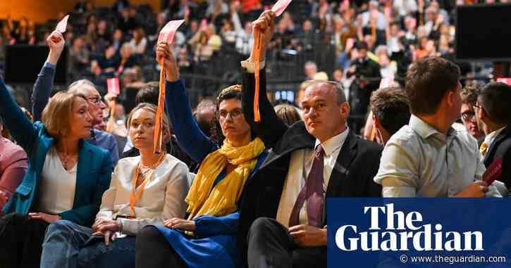 Lib Dems members rebuff leadership with vote to keep housebuilding targets