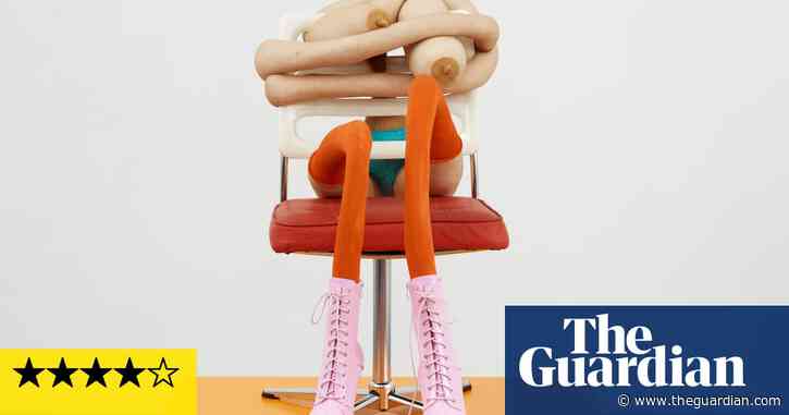 Sarah Lucas: Happy Gas review – bulging tights, pervy plinths and kinky boots