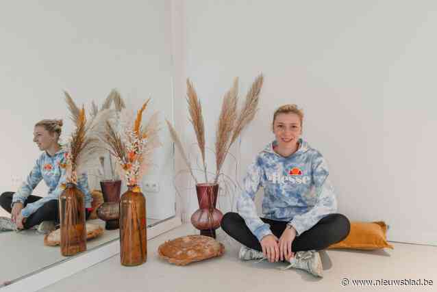 Boksen, yoga en zelfs loopbaancoach: kinesiste Fien opent praktijk die “gelukkig wil maken”