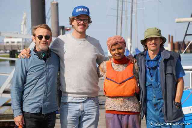 Gentse vrienden Titus De Voogdt en Hans Buyse draaien kortfilm aan Belgische kust over actueel thema: “Toen we erover spraken, vielen de puzzelstukjes in elkaar”