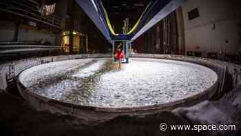 Giant Magellan Telescope project casts 7th and final mirror (photos)