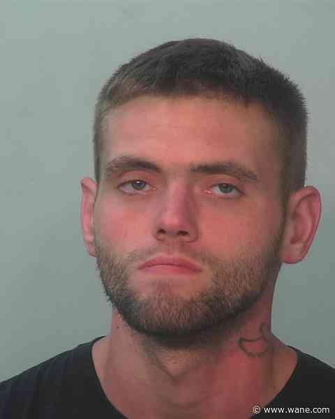 Suspect allegedly threatened woman, police with 'bomb' that could 'break bones'