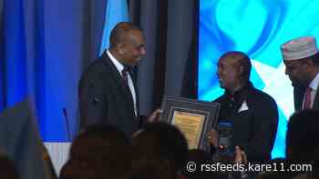 Somali prime minister recognizes Afro Deli owner for contributions to community