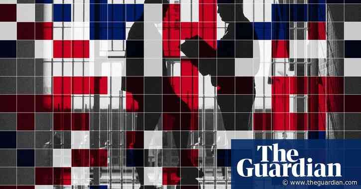 Criminal gangs in UK sending recruits to train as prison officers, union warns