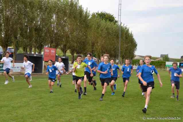 Vierhonderd scholieren op interscholencross