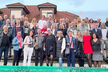 Schüler in Halle feiern großes Wiedersehen