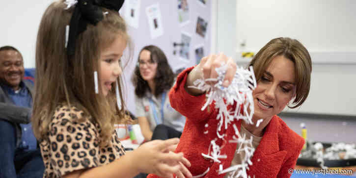Kate Middleton Has Fun With Shredded Paper During Sensory Class at Portage