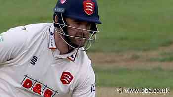 County Championship: Essex must score 400 at Northants to stay in title hunt