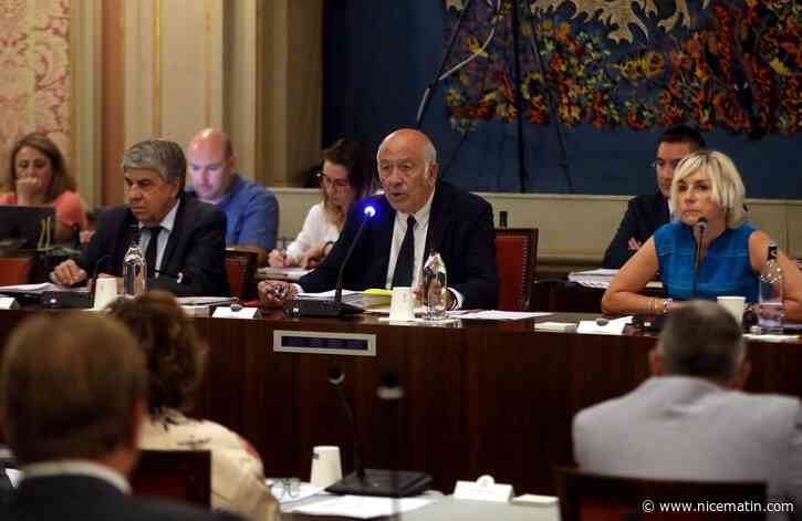 Affaire Messina: le maire de Menton évoque des "complices" en conseil municipal, une élue quitte la majorité