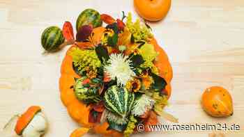 Basteln mit Kürbis: Machen Sie eine Blumenvase aus dem Gemüse