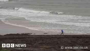 Power restored to hundreds of homes