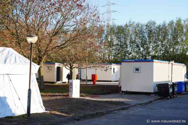 Experiment met 100 dakloze Roma in containerdorp liep moeilijk: “We moesten kinderen zelfs leren hoe je een potlood vasthoudt”