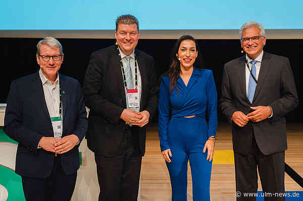 KGSt-Forum im Hamburg: Ulmer Oberbürgermeister Czisch im Amt bestätigt