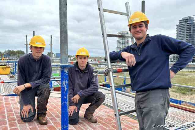 Leerlingen VTI werken mee aan restauratie van Fort Napoleon: “We maken zo kennis met hoe het er in het echte leven aan toegaat”