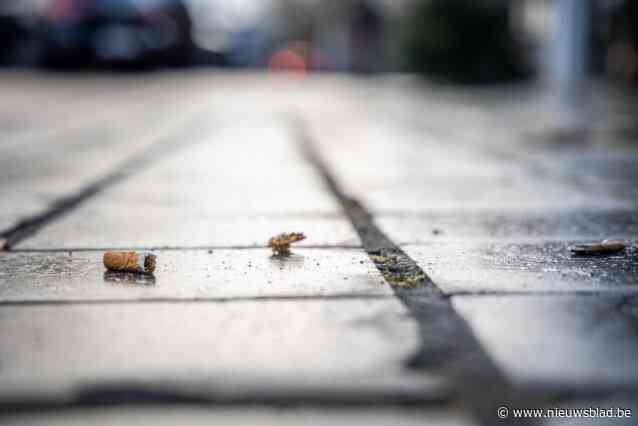 Politie patrouilleert volgende week extra op zwerfvuil van sigarettenpeuken: “Hardleerse burgers worden beboet”