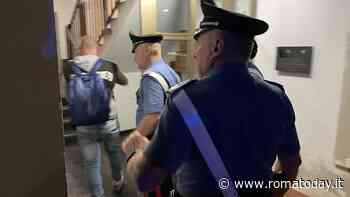 Occupano casa e rubano energia, 12 denunciati. Uova dal balcone contro dipendenti Acea e Italgas